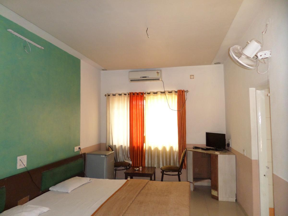 Hotel Ayodhya Nashik Exterior photo